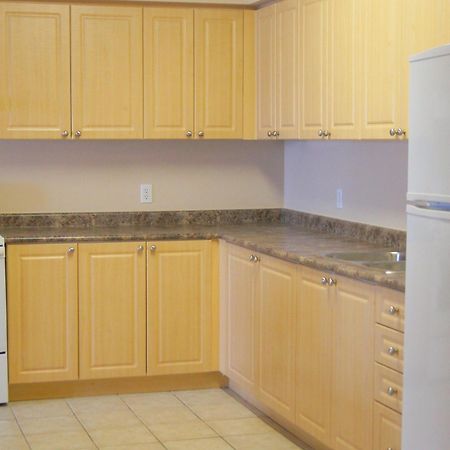 ווטרלו Hotel Laurier - Apartment Style Residence מראה חיצוני תמונה