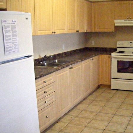 ווטרלו Hotel Laurier - Apartment Style Residence מראה חיצוני תמונה