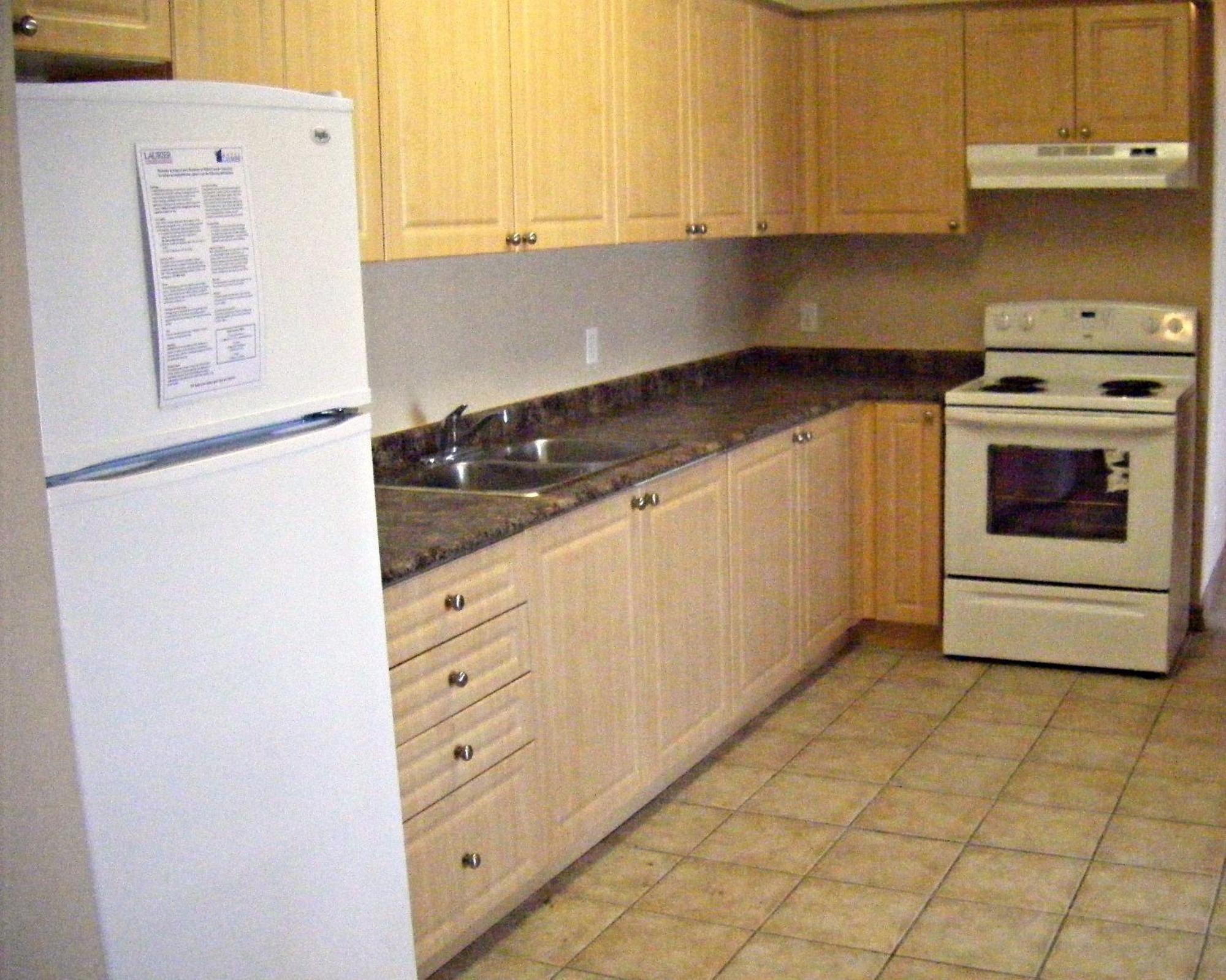 ווטרלו Hotel Laurier - Apartment Style Residence מראה חיצוני תמונה